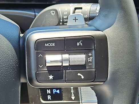 Used 2025 Hyundai Santa Fe SEL AWD/4WD image 21