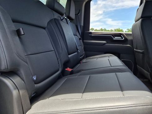 Used 2025 GMC Sierra 2500 SLT w/ SLT Premium Package AWD/4WD image 14
