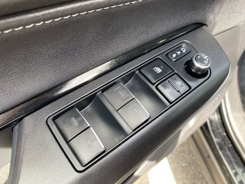 Certified 2022 Toyota Venza LE AWD/4WD image 25