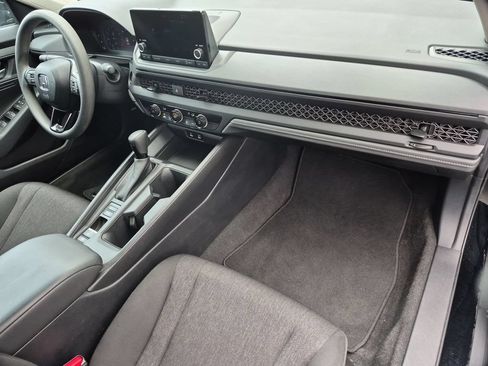 Used 2025 Honda Accord LX image 31