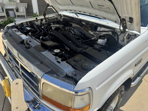 Used 1993 Ford Bronco XLT AWD/4WD image 21