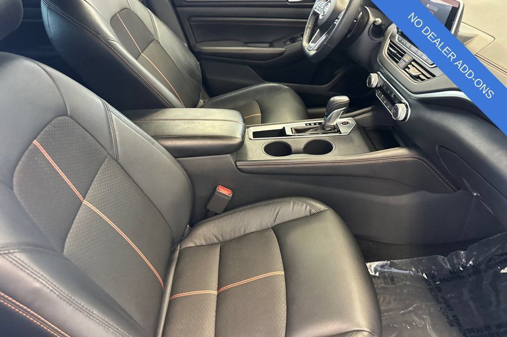 Used 2020 Nissan Altima 2.5 SR w/ Premium Package FWD image 16