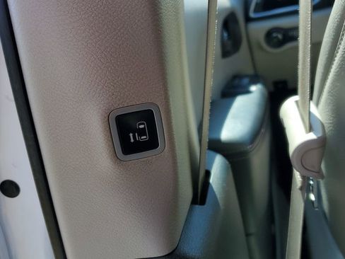 Used 2018 Chrysler Pacifica Touring-L Plus w/ Advanced Safetytec Group FWD image 30