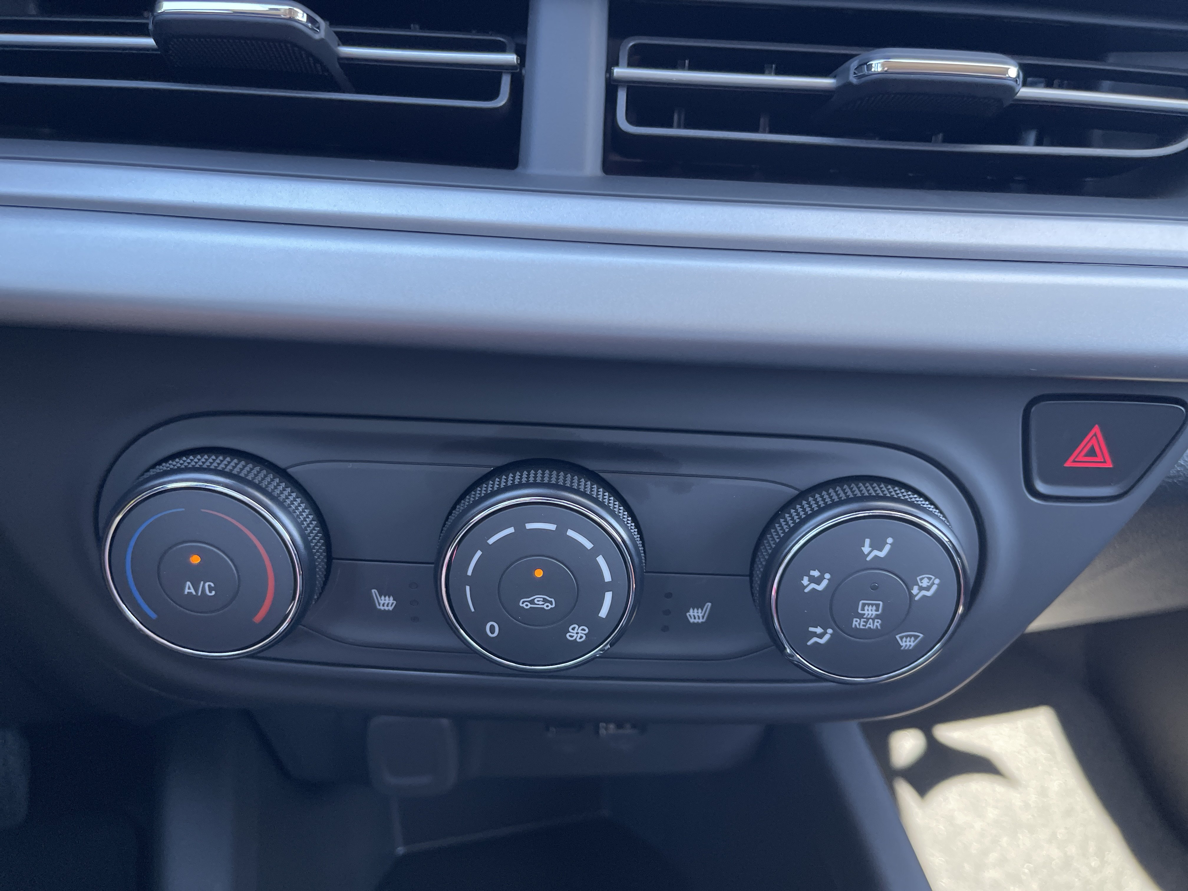 New 2026 Chevrolet Trax LS w/ LS Convenience Package FWD image 27