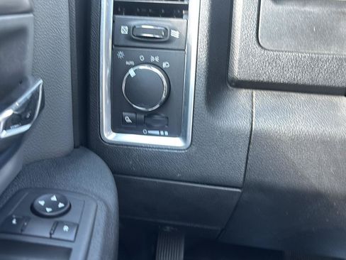 Used 2021 RAM 1500 Classic SLT AWD/4WD image 15