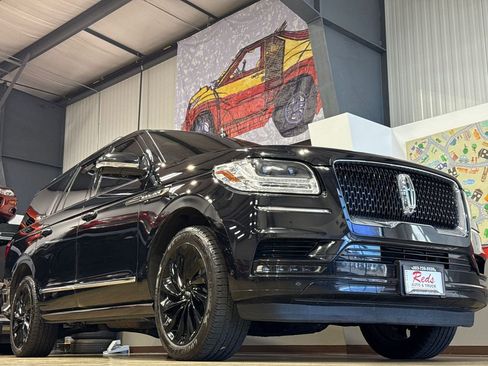 Used 2020 Lincoln Navigator L Reserve w/ Equipment Group 208A Reserve AWD/4WD image 12