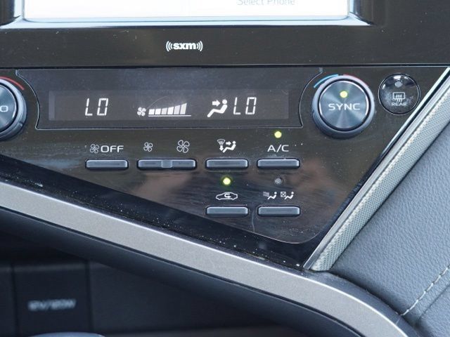 Used 2020 Toyota Camry SE FWD image 29