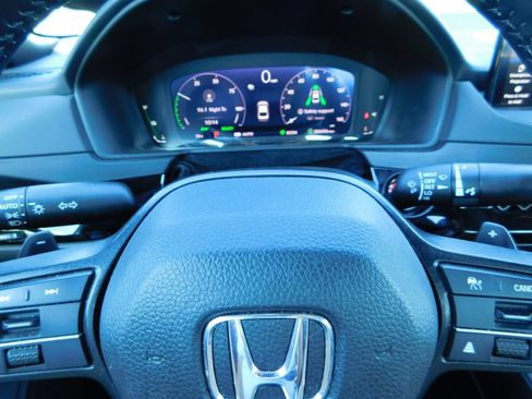 Used 2024 Honda Accord Sport image 27