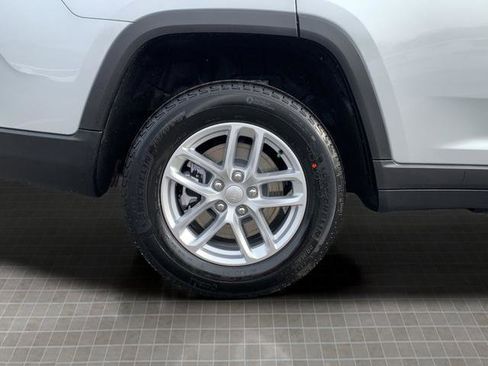 New 2025 Jeep Grand Cherokee L Laredo image 47