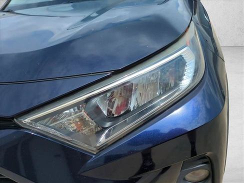 Certified 2019 Toyota RAV4 XLE w/ Convenience Package FWD image 9