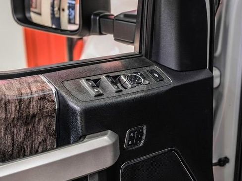 Used 2019 Ford F250 Lariat w/ Lariat Value Package image 39