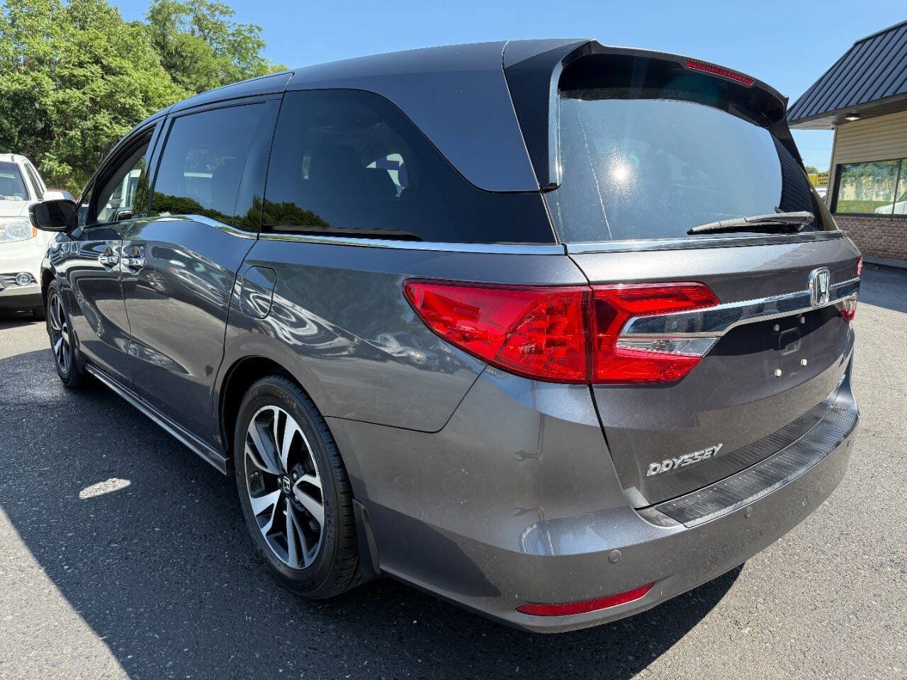 Used 2018 Honda Odyssey Elite image 7
