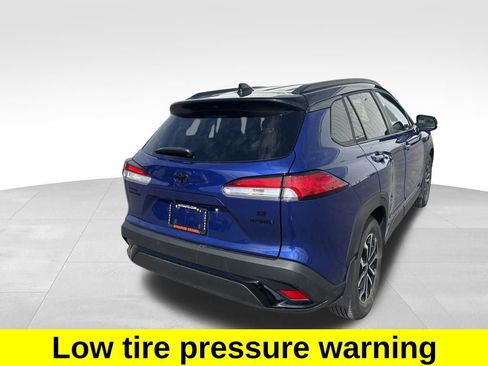 Used 2024 Toyota Corolla Cross SE w/ Moonroof Package image 5