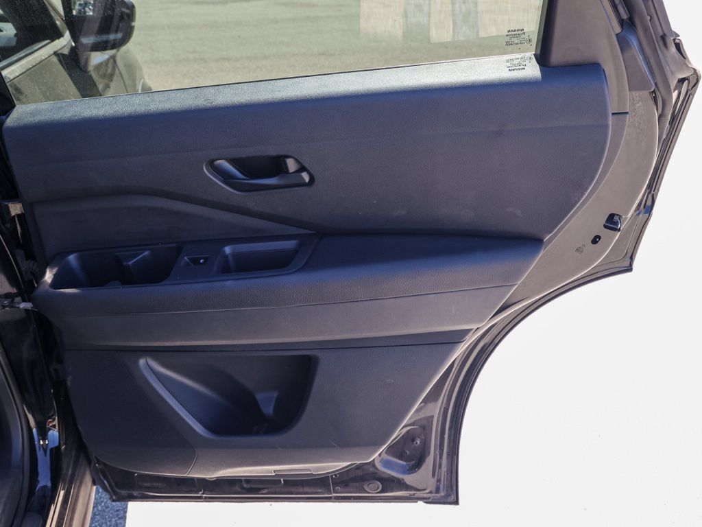 Used 2024 Nissan Pathfinder SV FWD image 20
