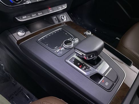 Used 2019 Audi Q5 2.0T Premium Plus w/ Premium Plus Package AWD/4WD image 18