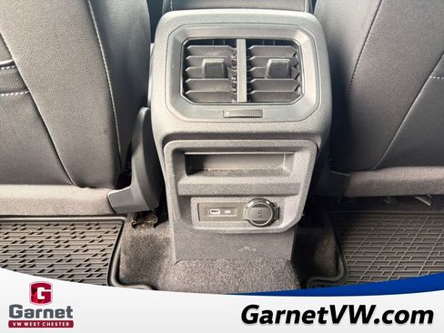 Used 2023 Volkswagen Tiguan SE w/ Panoramic Sunroof Package image 37