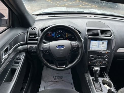 Used 2018 Ford Explorer XLT w/ Equipment Group 201A AWD/4WD image 25