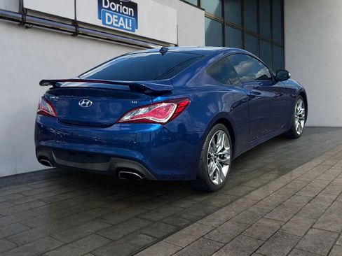 Used 2015 Hyundai Genesis 3.8 RWD image 3