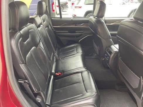 Certified 2022 Jeep Grand Cherokee Limited w/ Luxury Tech Group II image 15