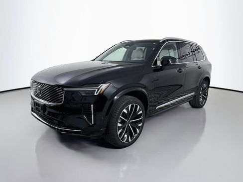 Used 2026 Volvo XC90 B5 Plus w/ Protection Package AWD/4WD image 3