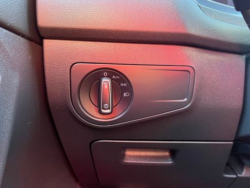 Used 2022 Volkswagen Tiguan SE R-Line image 17