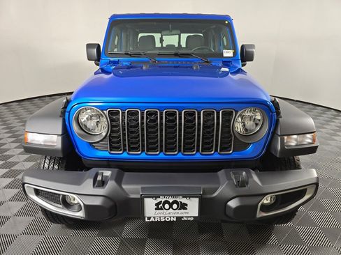 New 2026 Jeep Gladiator Sport AWD/4WD image 9
