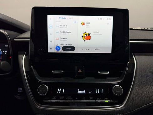 Used 2024 Toyota Corolla Cross XLE image 28