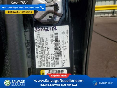 Used 2017 Ford Fusion SE w/ Equipment Group 201A FWD image 16