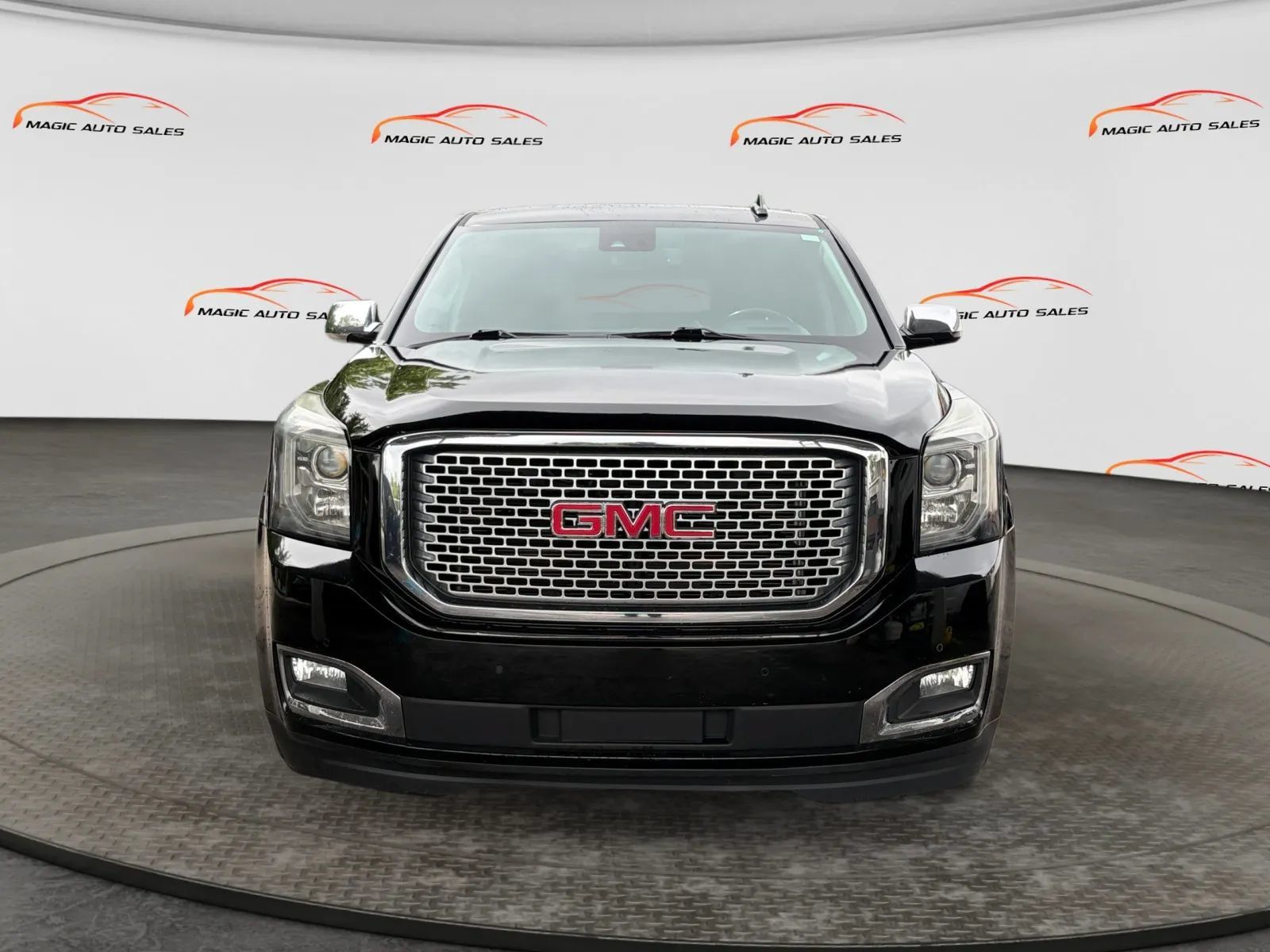 Used 2017 GMC Yukon Denali w/ Open Road Package AWD/4WD image 3