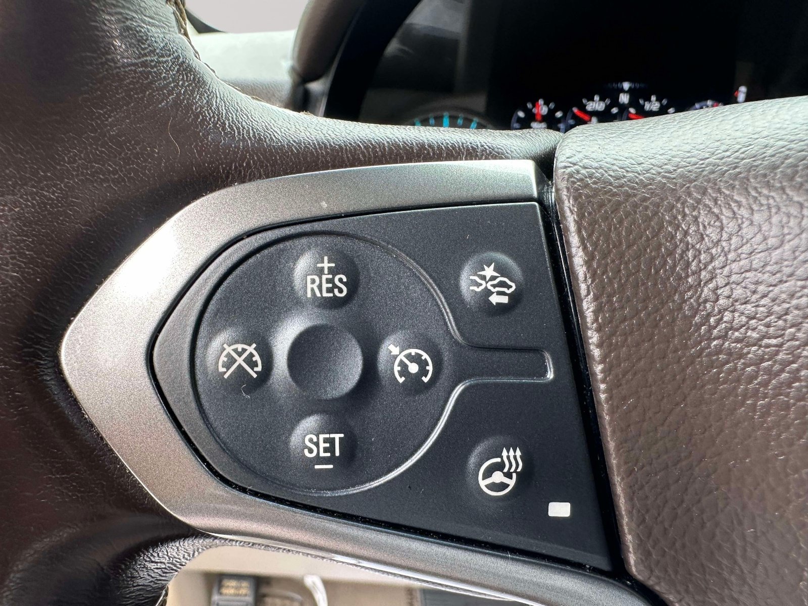 Used 2019 Chevrolet Suburban Premier AWD/4WD image 16