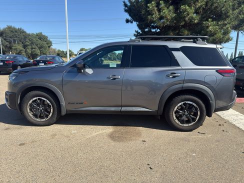 Used 2024 Nissan Pathfinder Rock Creek AWD/4WD image 7