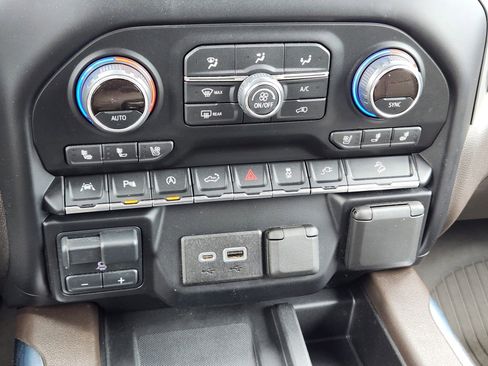 Used 2021 Chevrolet Silverado 1500 LTZ w/ LTZ Premium Texas Edition AWD/4WD image 15