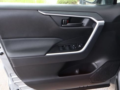 Certified 2025 Toyota RAV4 LE AWD/4WD image 19