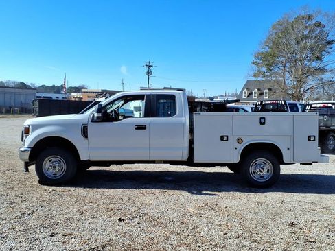 Used 2020 Ford F250 XL w/ Power Equipment Group image 4