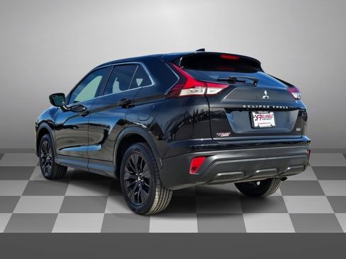 Used 2022 Mitsubishi Eclipse Cross LE image 4