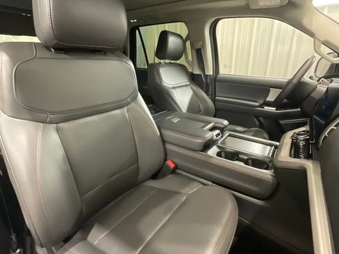 Used 2025 Ford Expedition Active RWD image 15