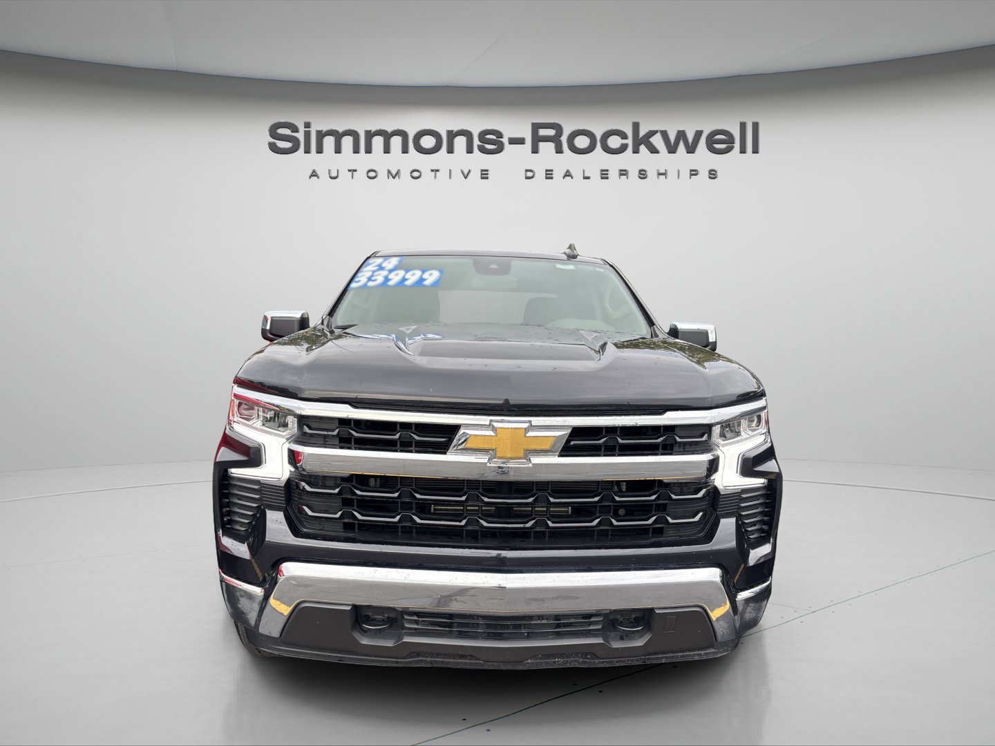 Used 2024 Chevrolet Silverado 1500 LT AWD/4WD image 7