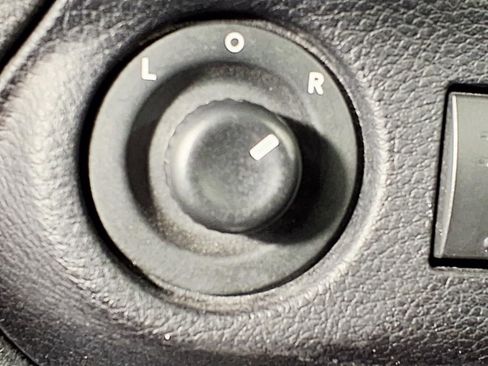 Used 2017 Jeep Wrangler Sahara image 22