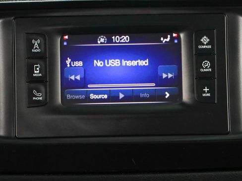 Used 2017 Chrysler Pacifica LX image 18