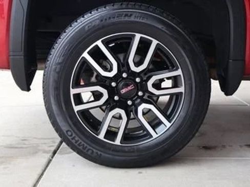 Used 2019 GMC Sierra 1500 AT4 w/ AT4 Preferred Package AWD/4WD image 11