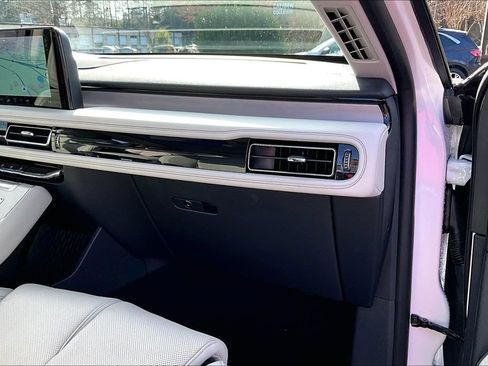 Certified 2025 Lincoln Aviator Reserve w/ Equipment Group 201A image 16