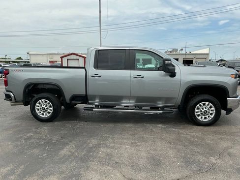 Used 2025 Chevrolet Silverado 2500 LT w/ Convenience Package AWD/4WD image 5