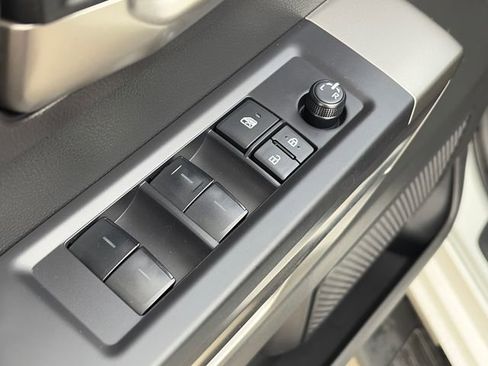 Used 2025 Toyota Tundra SR5 AWD/4WD image 20
