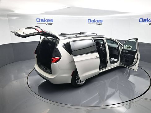 Used 2021 Chrysler Pacifica Limited w/ S Appearance Package AWD/4WD image 58