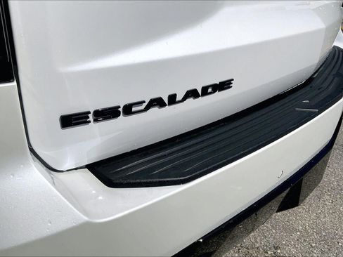 Certified 2024 Cadillac Escalade Sport w/ LPO, ONYX Package AWD/4WD image 32