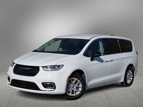 Certified 2024 Chrysler Pacifica Touring-L image 1