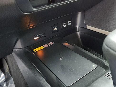 Used 2025 Toyota Camry LE image 16