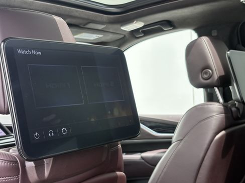 Certified 2023 Cadillac Escalade ESV V AWD/4WD image 15