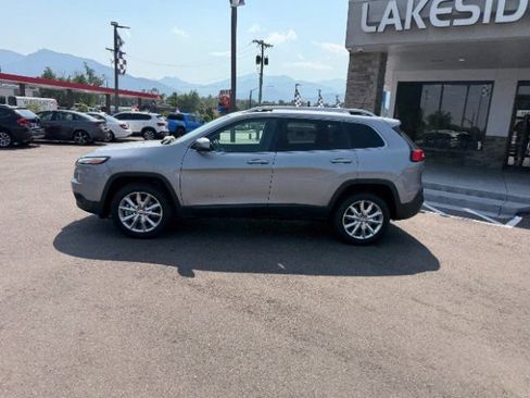 Used 2016 Jeep Cherokee Limited AWD/4WD image 4