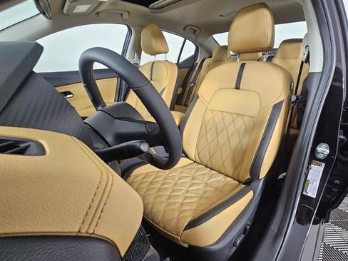 New 2025 Nissan Sentra SV w/ SV Premium Package FWD image 24
